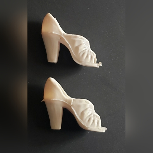 Vintage 1970s 12" Mego Doll White Sandal shoes for Cher Farrah Fawcett - Picture 2 of 5